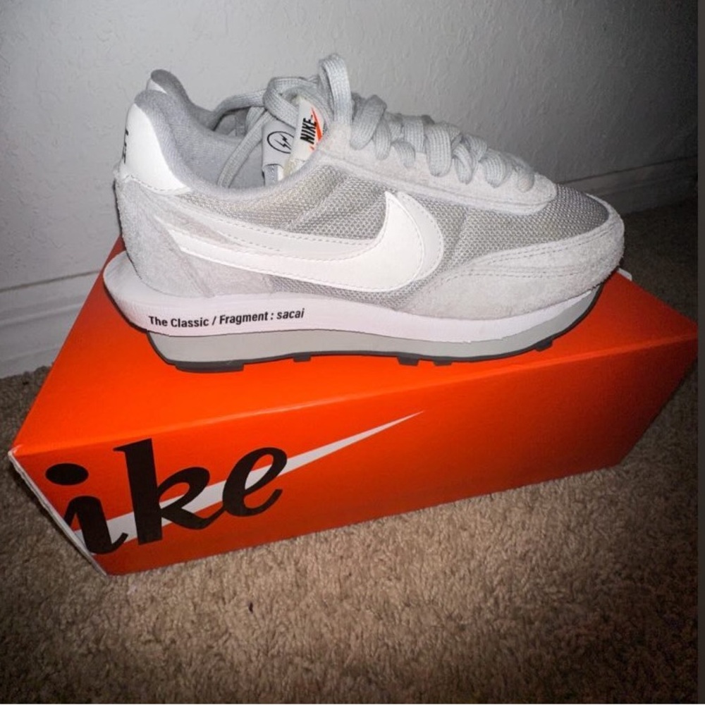 Nike Men's White and Gray Sneakers (AUTHENTIC)